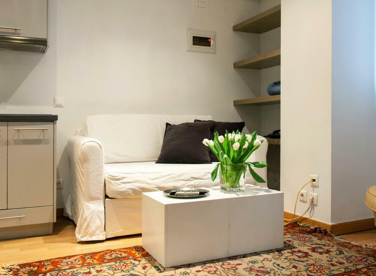 Homz Studios Neapolis Athena Bagian luar foto